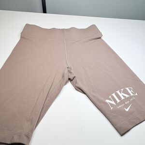 Nike Sportswear Women's Mid-Rise Bike Shorts